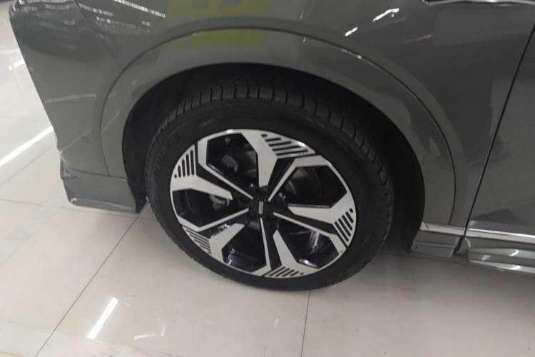 Used Wey Lanshan 2025 Four-Wheel Drive Ultra Left Front Wheel Hub