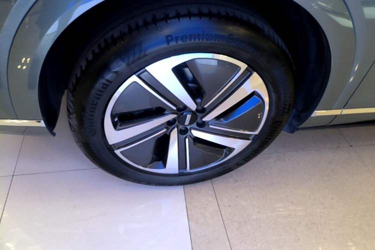 Used Wey Lanshan 2025 Four-Wheel Drive Max Left Front Wheel Hub
