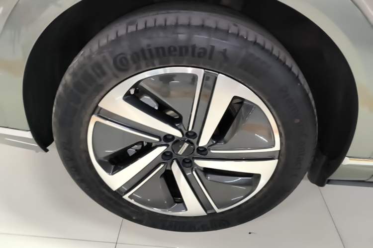 Used Wey Lanshan 2025 Four-Wheel Drive Max Left Front Wheel Hub