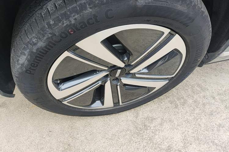 Used Wey Lanshan 2025 Four-Wheel Drive Ultra Left Front Wheel Hub