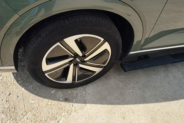 Used Wey Lanshan 2025 Four-Wheel Drive Max Left Front Wheel Hub