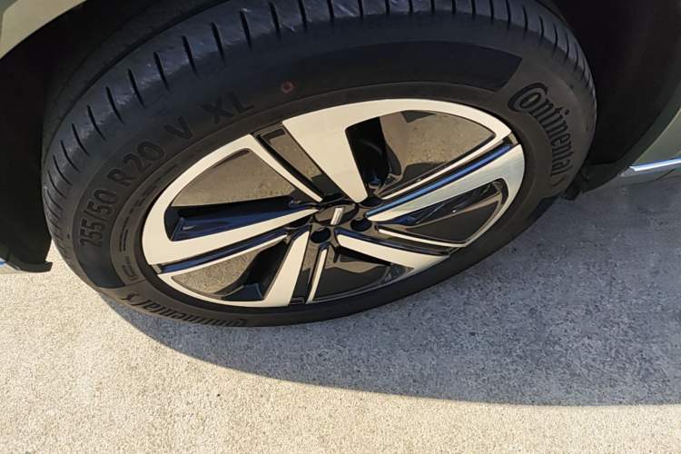 Used Wey Lanshan 2025 Four-Wheel Drive Max Left Front Wheel Hub