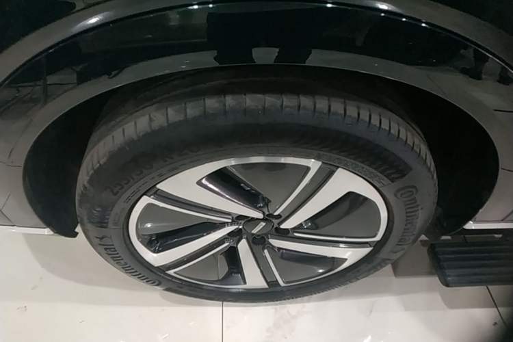 Used Wey Lanshan 2025 Four-Wheel Drive Max Left Front Wheel Hub