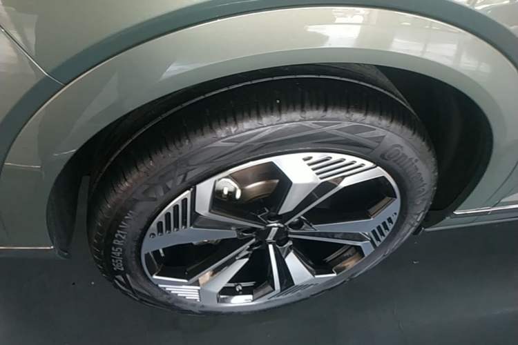 Used Wey Lanshan 2025 Four-Wheel Drive Ultra Left Front Wheel Hub