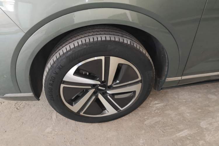 Used Wey Lanshan 2025 Four-Wheel Drive Max Left Front Wheel Hub