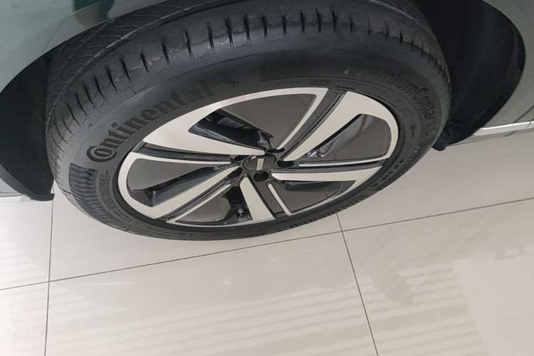 Used Wey Lanshan 2025 Four-Wheel Drive Max Left Front Wheel Hub