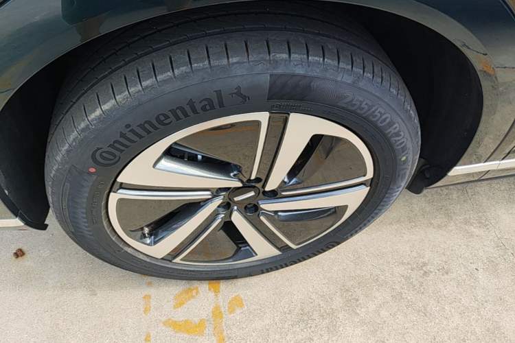 Used Wey Lanshan 2025 Four-Wheel Drive Max Left Front Wheel Hub