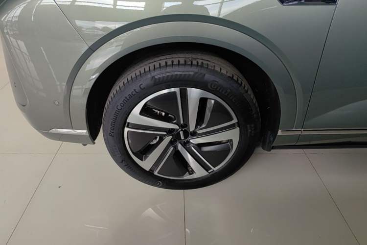 Used Wey Lanshan 2025 Four-Wheel Drive Max Left Front Wheel Hub