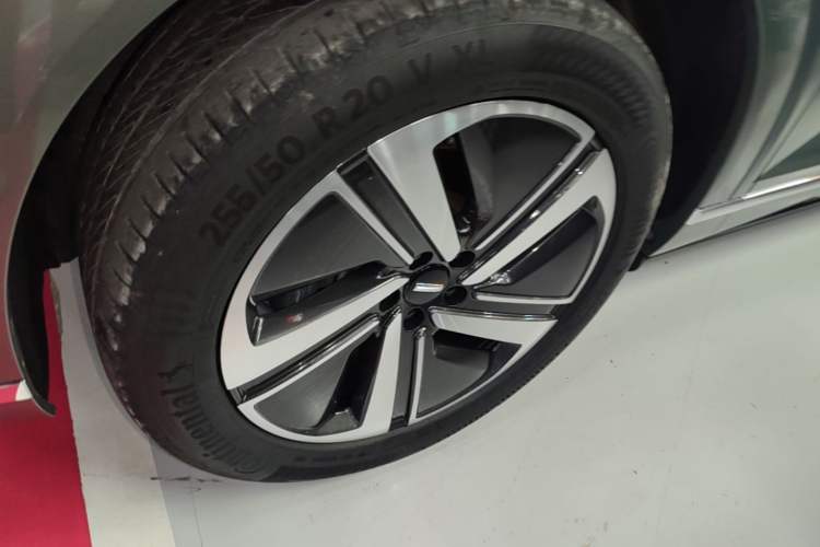 Used Wey Lanshan 2025 Four-Wheel Drive Ultra Left Front Wheel Hub