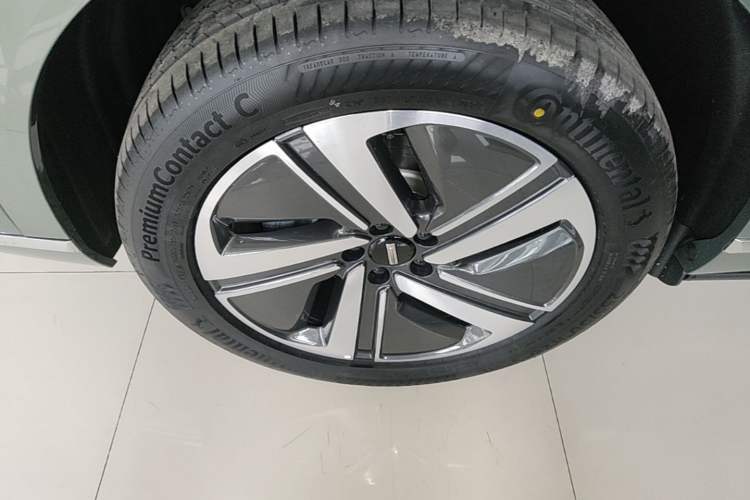 Used Wey Lanshan 2025 Four-Wheel Drive Max Left Front Wheel Hub