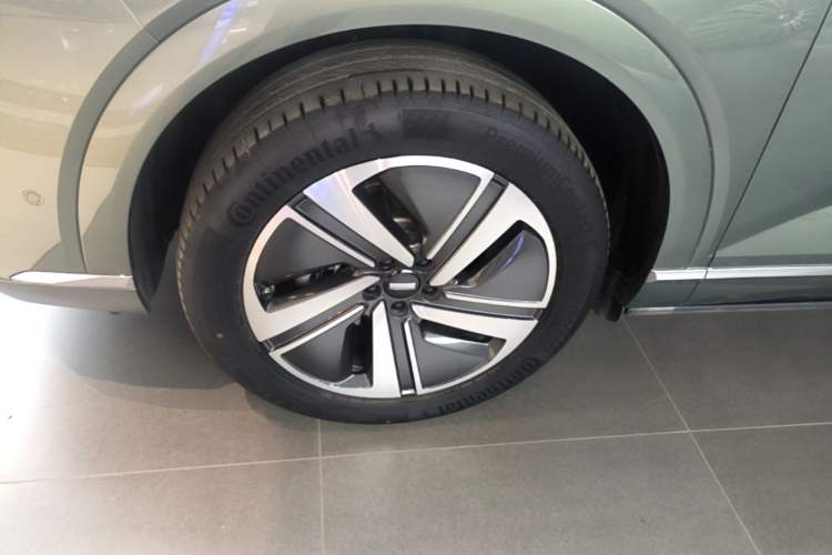 Used Wey Lanshan 2025 Four-Wheel Drive Max Left Front Wheel Hub
