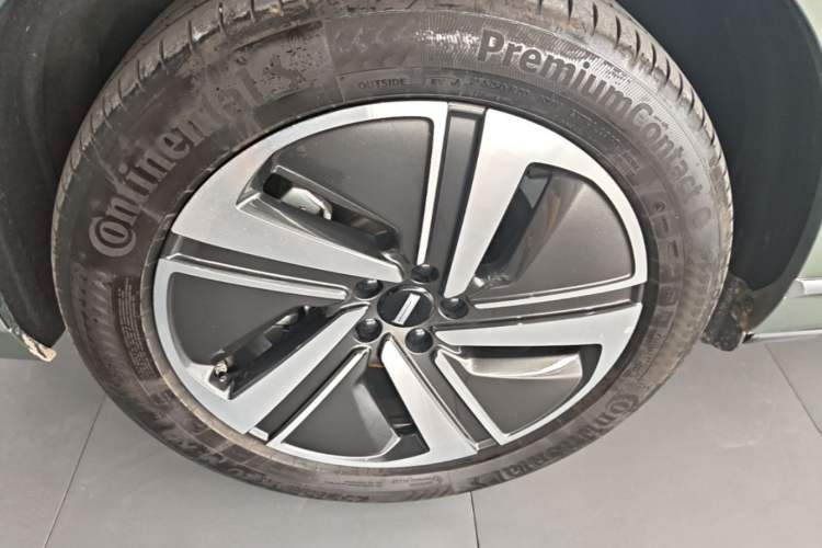 Used Wey Lanshan 2025 Four-Wheel Drive Max Left Front Wheel Hub