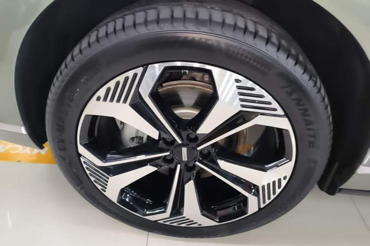 Used Wey Lanshan 2025 Four-Wheel Drive Ultra Left Front Wheel Hub