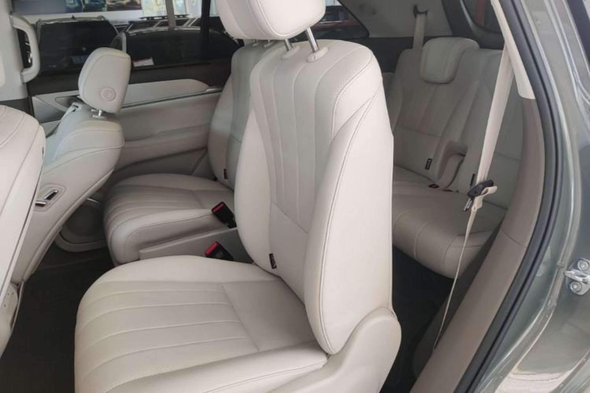 Used Wey Lanshan 2025 Four-Wheel Drive Max Left Rear Seat
