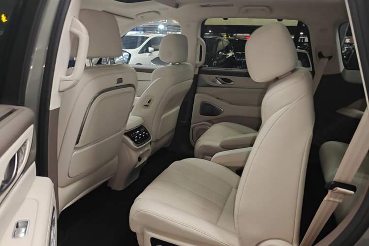 Used Wey Lanshan 2025 Four-Wheel Drive Max Left Rear Seat