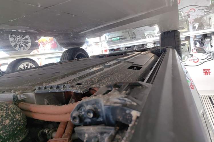 Used Wey Lanshan 2025 Four-Wheel Drive Max Left Side Sill