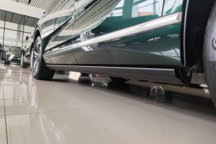 Used Wey Lanshan 2025 Four-Wheel Drive Max Left Side Sill