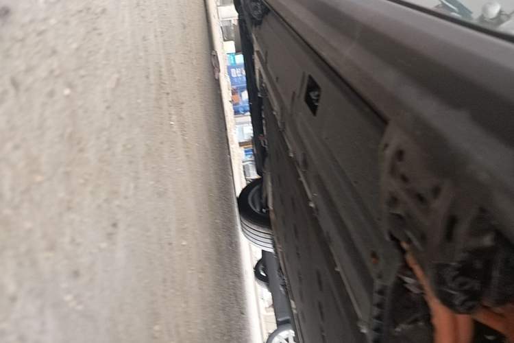 Used Wey Lanshan 2025 Four-Wheel Drive Max Left Side Sill