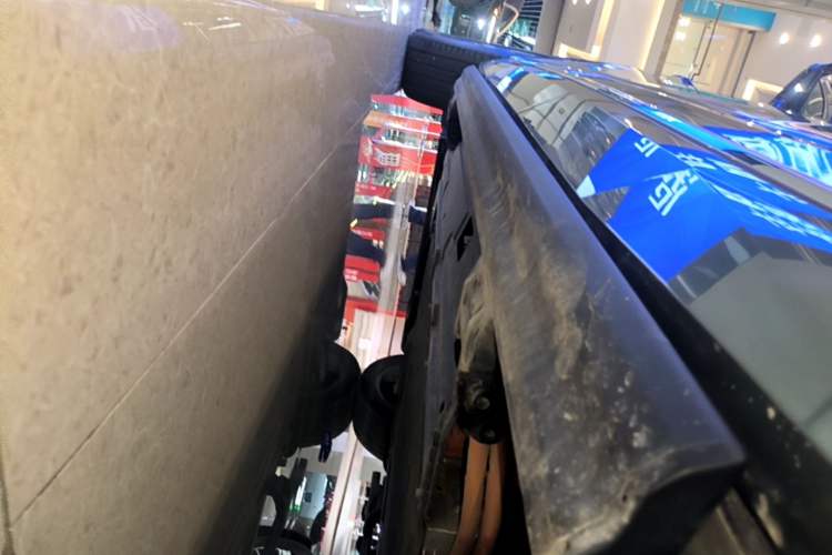 Used Wey Lanshan 2025 Four-Wheel Drive Max Left Side Sill