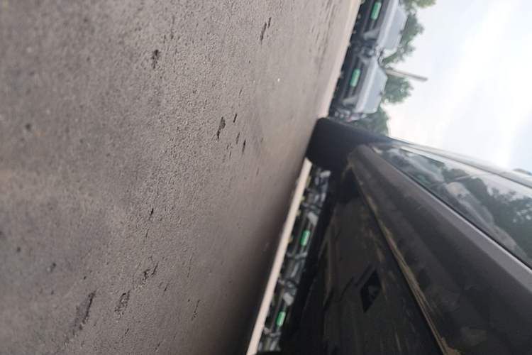 Used Wey Lanshan 2025 Four-Wheel Drive Max Left Side Sill