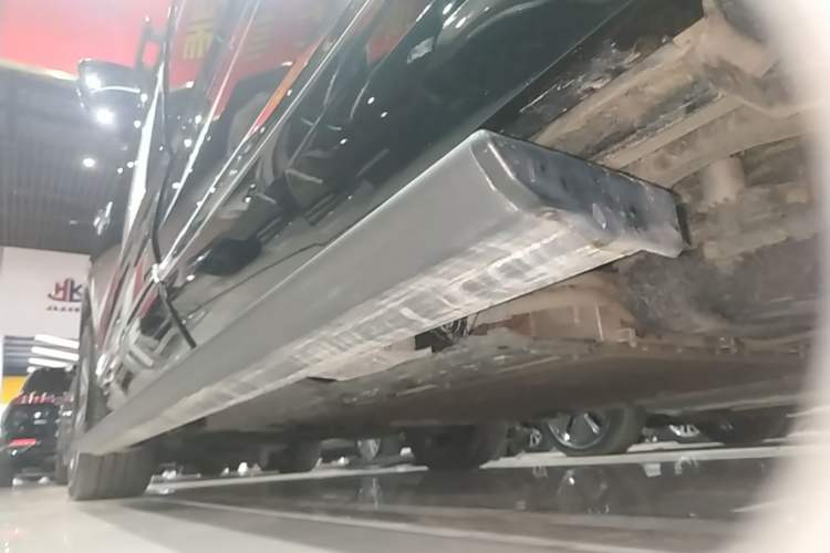 Used Wey Lanshan 2025 Four-Wheel Drive Max Left Side Sill