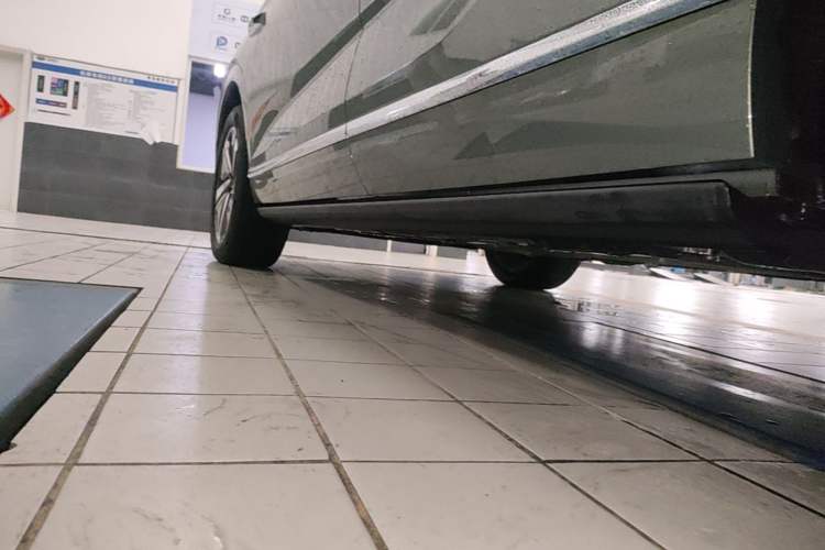 Used Wey Lanshan 2025 Four-Wheel Drive Max Left Side Sill