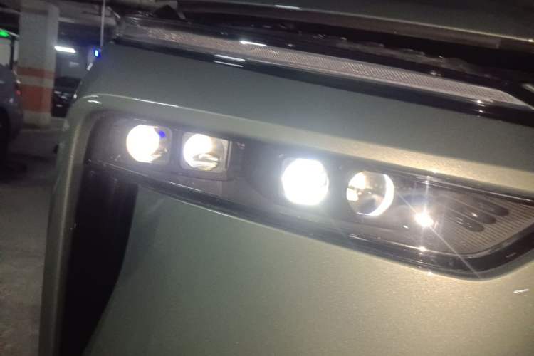 Used Wey Lanshan 2025 Four-Wheel Drive Ultra Right Front Headlight