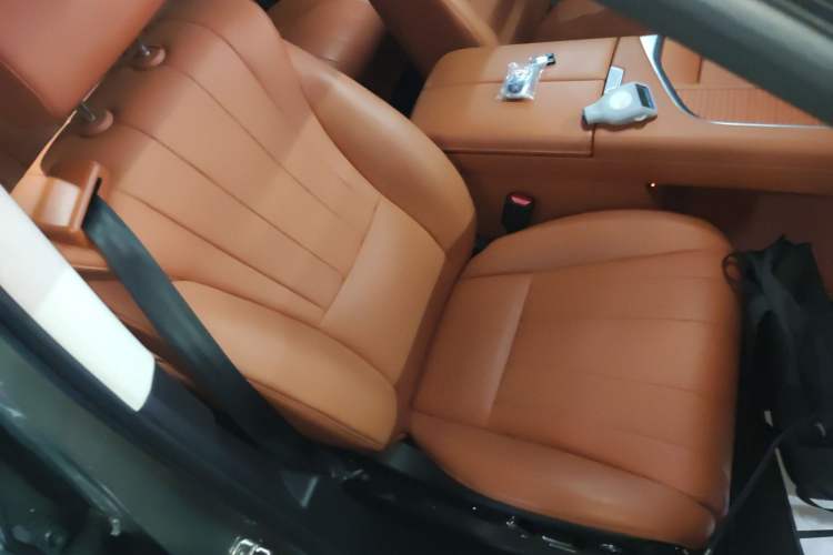 Used Wey Lanshan 2025 Four-Wheel Drive Ultra Right Front Seat