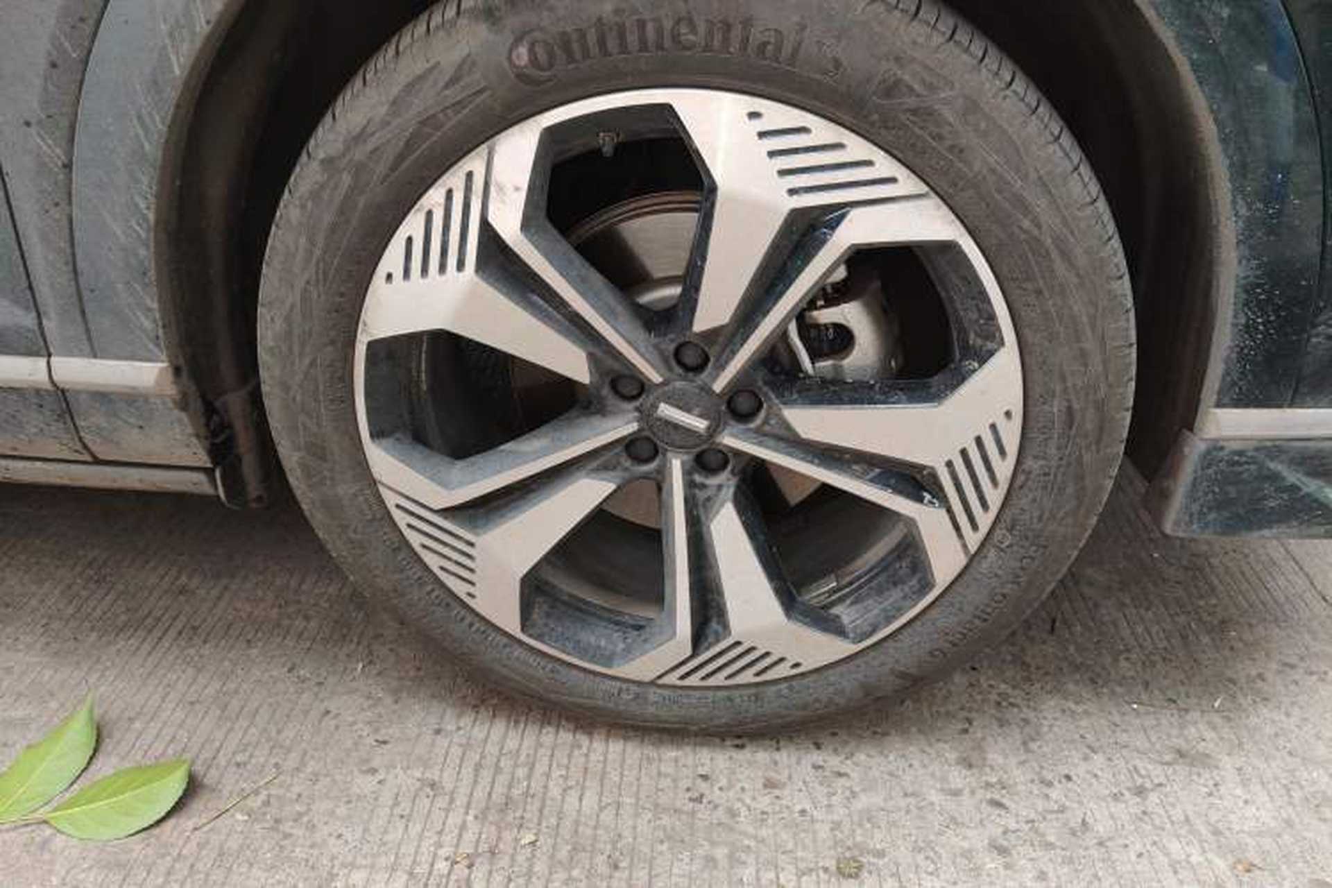 Used Wey Lanshan 2025 Four-Wheel Drive Ultra Right Front Wheel Hub