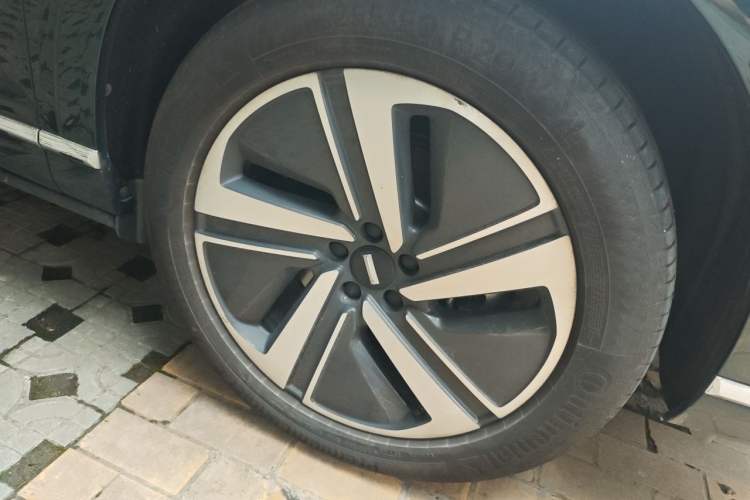 Used Wey Lanshan 2025 Four-Wheel Drive Max Right Front Wheel Hub