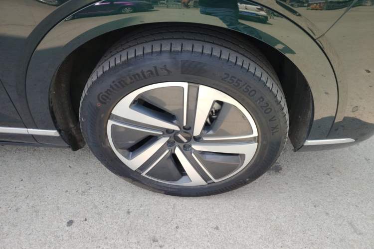 Used Wey Lanshan 2025 Four-Wheel Drive Max Right Front Wheel Hub