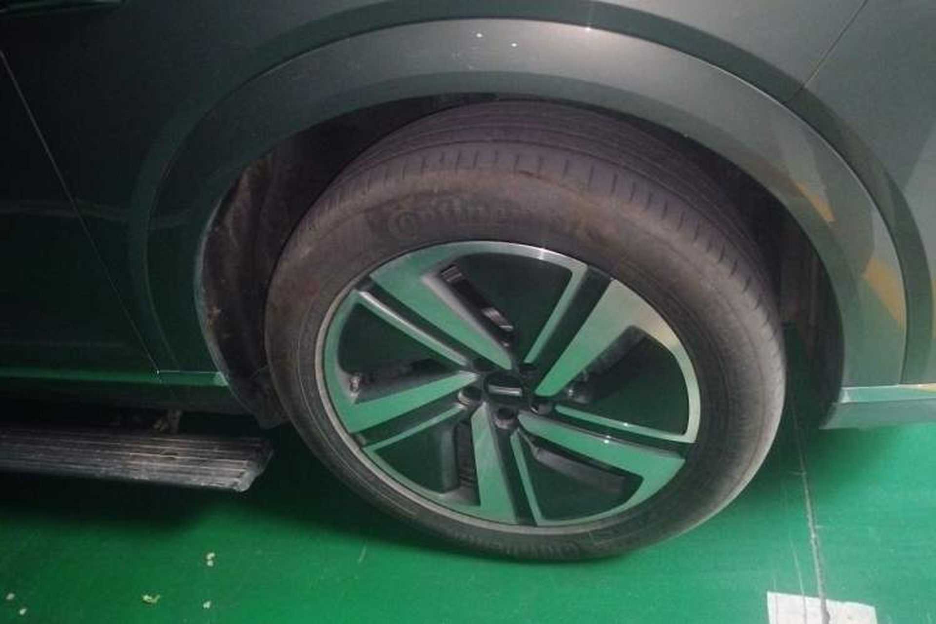 Used Wey Lanshan 2025 Four-Wheel Drive Max Right Front Wheel Hub