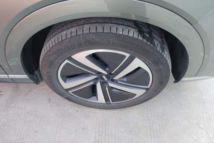 Used Wey Lanshan 2025 Four-Wheel Drive Ultra Right Front Wheel Hub