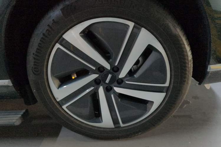 Used Wey Lanshan 2025 Four-Wheel Drive Ultra Right Front Wheel Hub