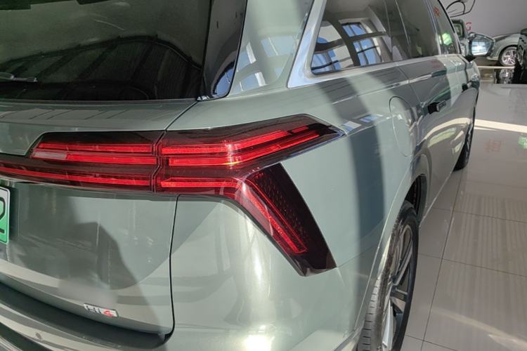Used Wey Lanshan 2025 Four-Wheel Drive Max Right Rear Taillight