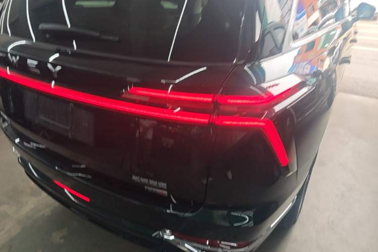 Used Wey Lanshan 2025 Four-Wheel Drive Max Right Rear Taillight
