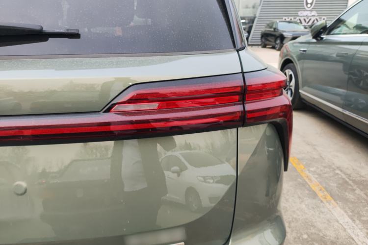 Used Wey Lanshan 2025 Four-Wheel Drive Ultra Right Rear Taillight