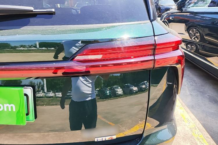 Used Wey Lanshan 2025 Four-Wheel Drive Max Right Rear Taillight