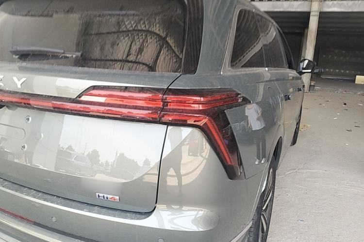 Used Wey Lanshan 2025 Four-Wheel Drive Max Right Rear Taillight
