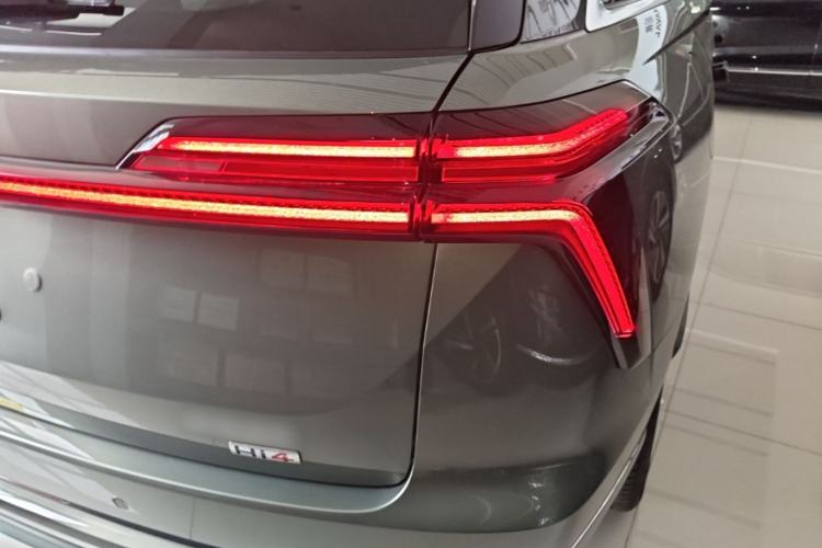 Used Wey Lanshan 2025 Four-Wheel Drive Max Right Rear Taillight