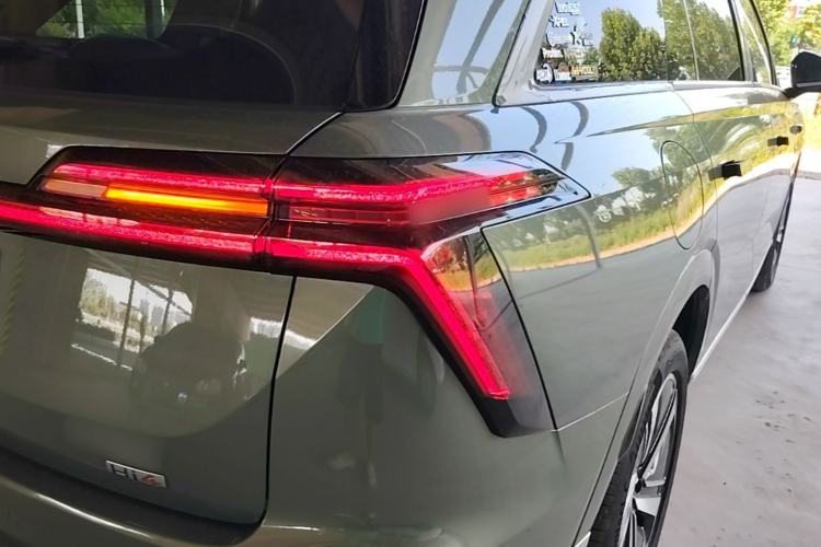 Used Wey Lanshan 2025 Four-Wheel Drive Max Right Rear Taillight