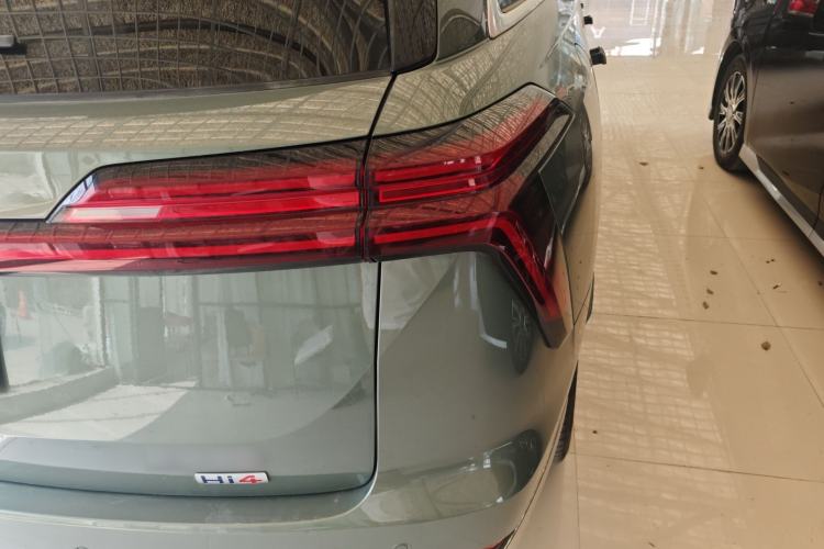 Used Wey Lanshan 2025 Four-Wheel Drive Ultra Right Rear Taillight
