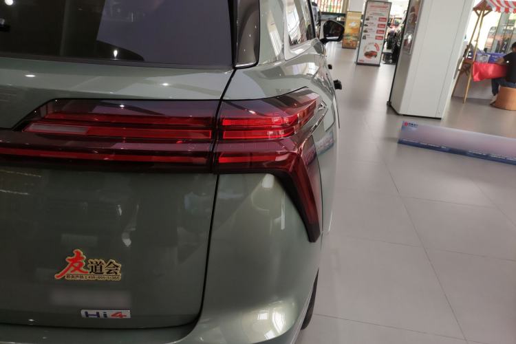 Used Wey Lanshan 2025 Four-Wheel Drive Ultra Right Rear Taillight