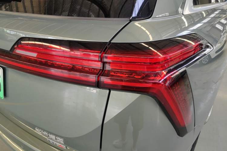 Used Wey Lanshan 2025 Four-Wheel Drive Ultra Right Rear Taillight