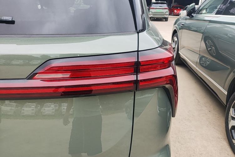 Used Wey Lanshan 2025 Four-Wheel Drive Ultra Right Rear Taillight