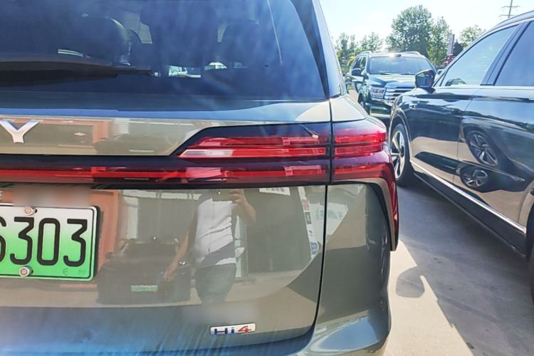 Used Wey Lanshan 2025 Four-Wheel Drive Max Right Rear Taillight