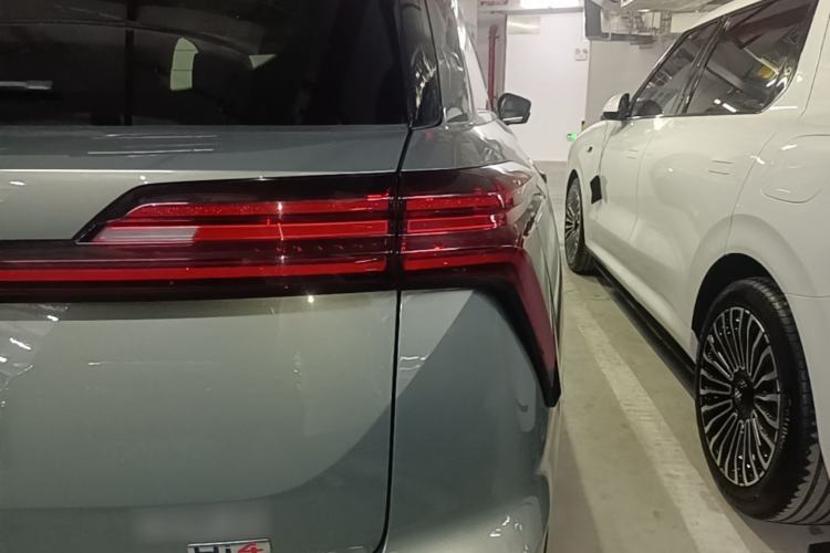 Used Wey Lanshan 2025 Four-Wheel Drive Ultra Right Rear Taillight