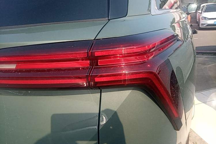Used Wey Lanshan 2025 Four-Wheel Drive Max Right Rear Taillight