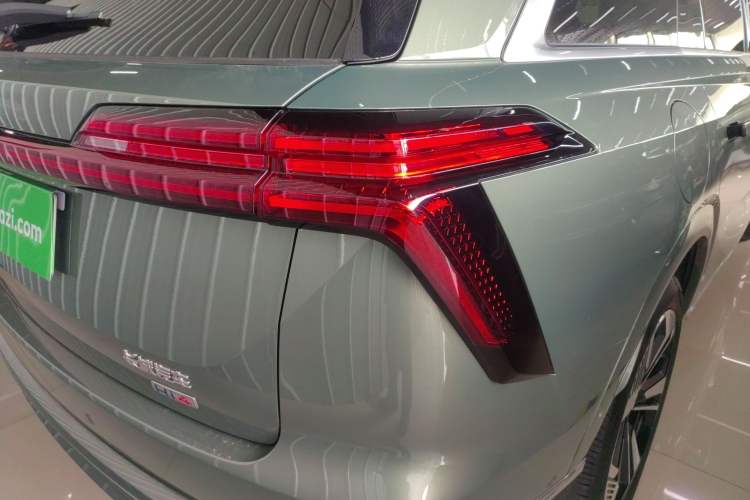 Used Wey Lanshan 2025 Four-Wheel Drive Max Right Rear Taillight