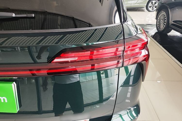 Used Wey Lanshan 2025 Four-Wheel Drive Max Right Rear Taillight